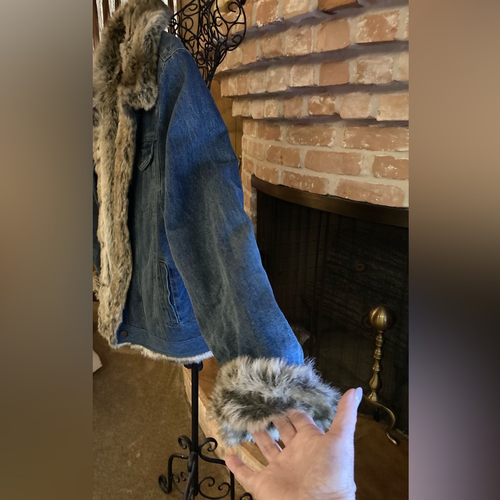 Fabio Faux Fur & Denim Trucker Jean Jacket - Picture 5 of 16